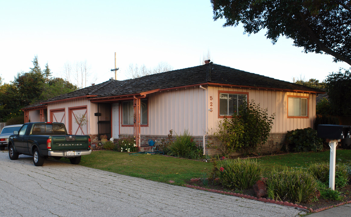 526 Piazza Dr in Mountain View, CA - Foto de edificio