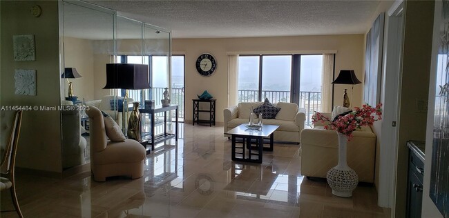 1201 S Ocean Dr, Unit #2306N in Hollywood, FL - Building Photo - Building Photo