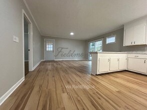 17 Wintergreen Ln in Taylors, SC - Foto de edificio - Building Photo