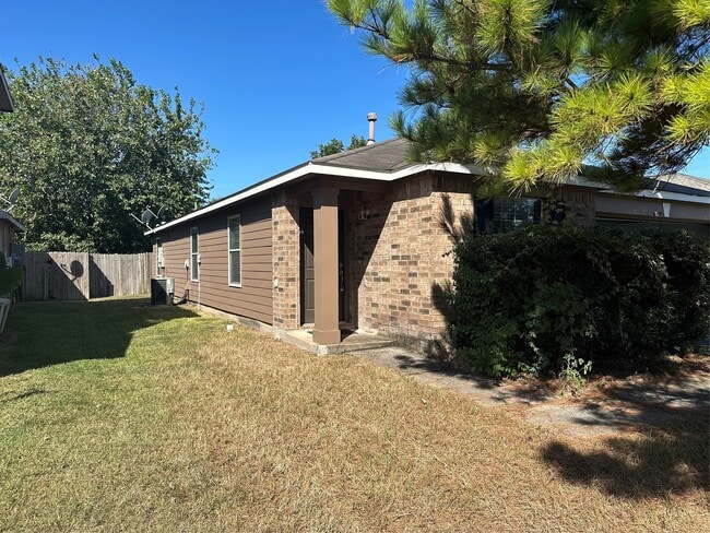 property at 16939 Suffolk Bridge Ln