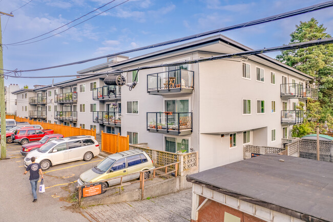 Arlington Court Apartments in Vancouver, BC - Building Photo - Building Photo