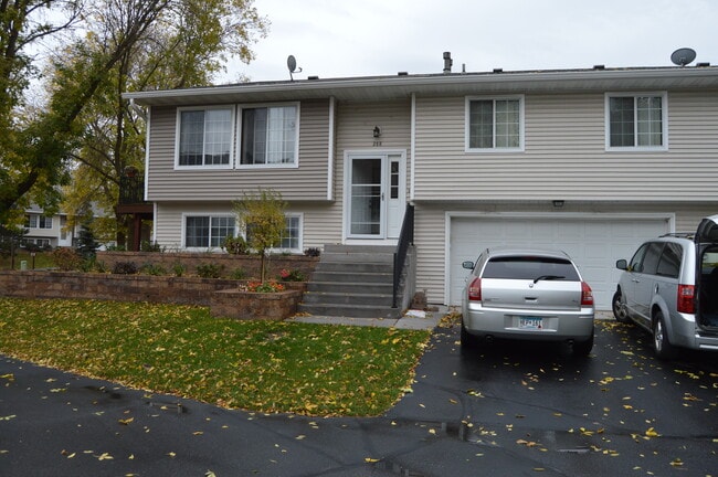 288 97th Ln NE in Blaine, MN - Building Photo - Building Photo