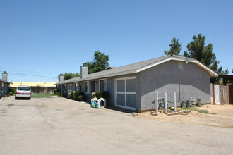 15444 Bear Valley Rd in Victorville, CA - Building Photo - Building Photo