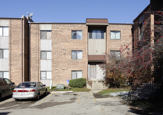 1401 E Ports O Call Dr in Palatine, IL - Foto de edificio - Building Photo