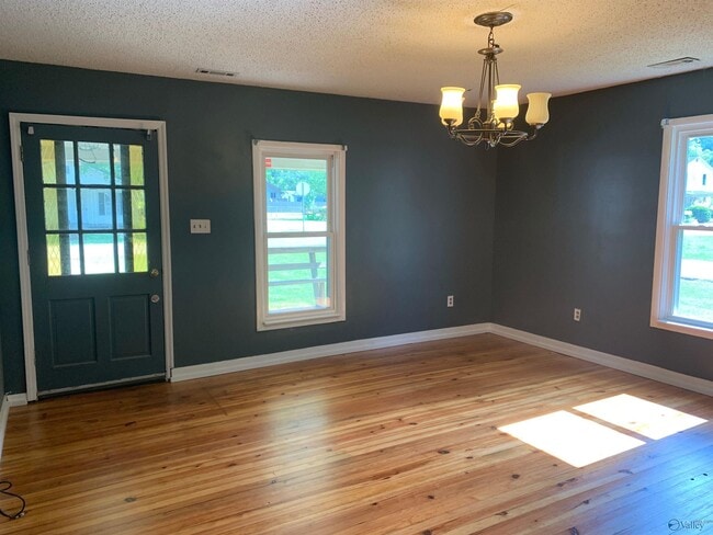 1301 Halsey Ave NE in Huntsville, AL - Building Photo - Building Photo