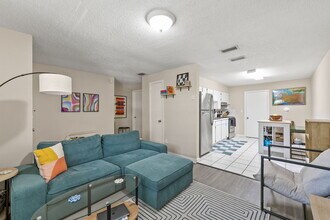 Orleans Apartments in Tampa, FL - Building Photo - Building Photo