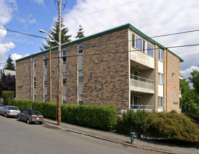 4300 Woodland Park Ave N in Seattle, WA - Building Photo - Building Photo