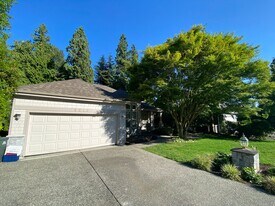 8616 Blue Grouse Way in Blaine, WA - Building Photo