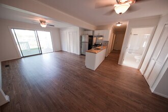 2022 Wappoo Hall Rd, Unit 1A in Charleston, SC - Foto de edificio - Building Photo