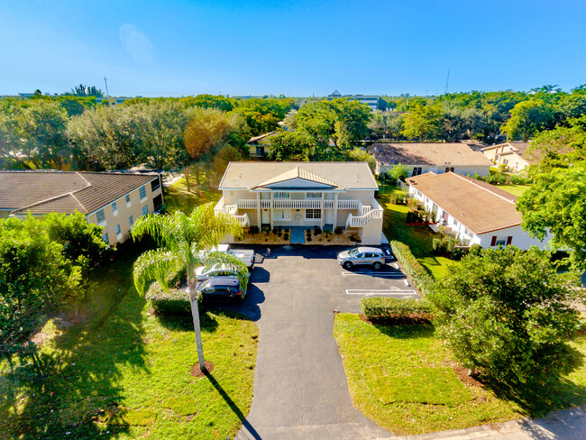 10070 NW 36th St in Coral Springs, FL - Building Photo - Primary Photo