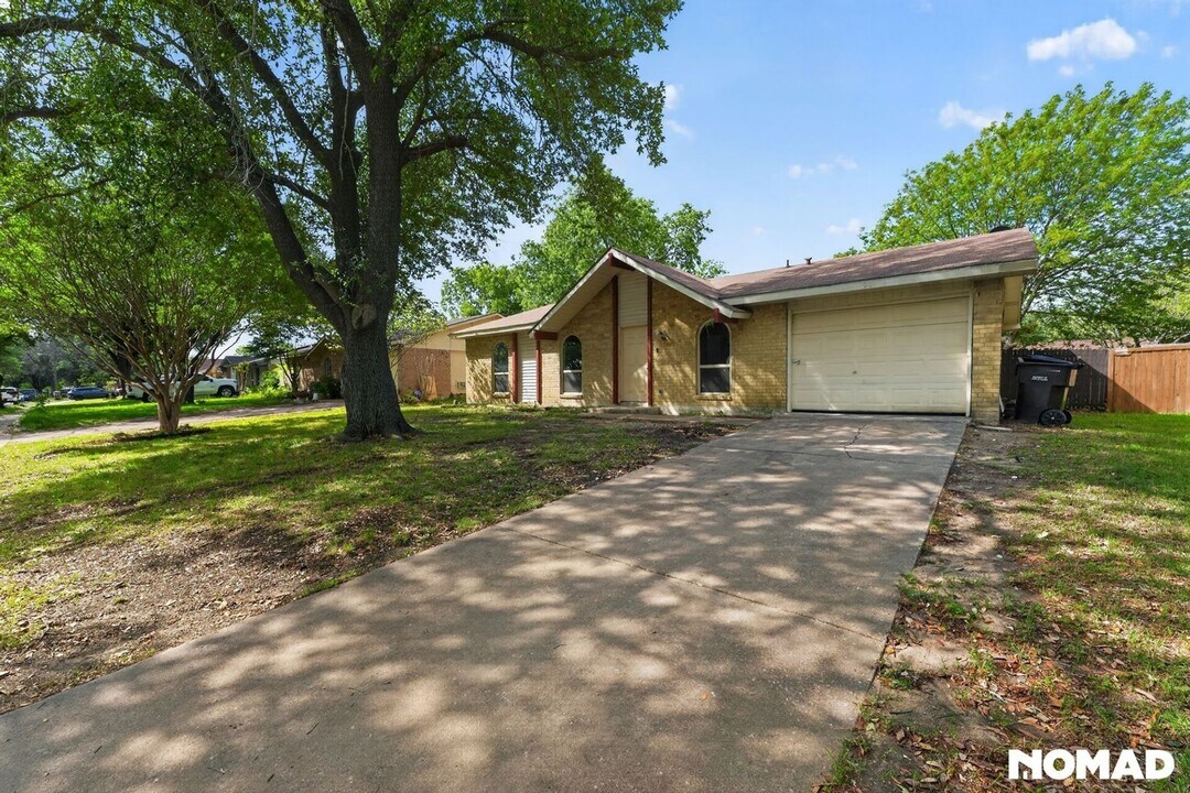 3337 Tarkio Rd in Plano, TX - Building Photo