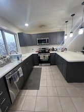 411 Captain Eames Cir in Ashland, MA - Foto de edificio - Building Photo