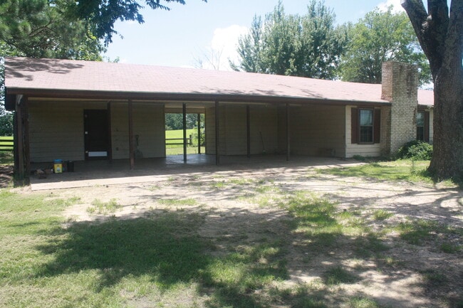 1310 Co Rd 3718 in Athens, TX - Building Photo - Building Photo