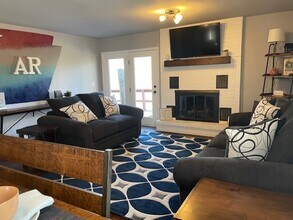 2300 Oakwood Ave in Bentonville, AR - Building Photo - Building Photo