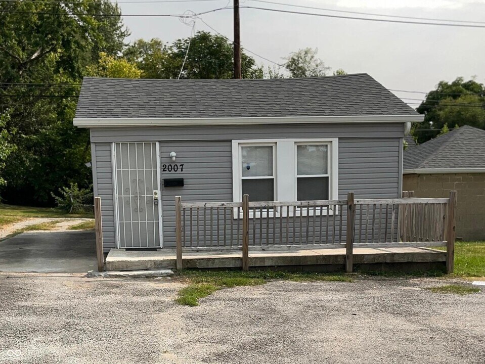 2007 E 38th St in Indianapolis, IN - Building Photo