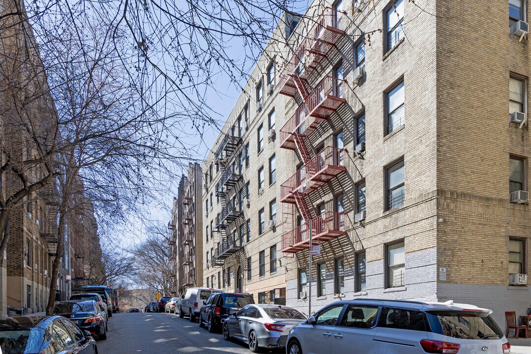 49-55 Wadsworth Ter in New York, NY - Building Photo