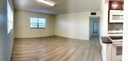 1407 NE 56th St, Unit 317 in Fort Lauderdale, FL - Building Photo - Building Photo