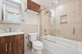 3729 Lancaster Ave in Philadelphia, PA - Foto de edificio - Building Photo