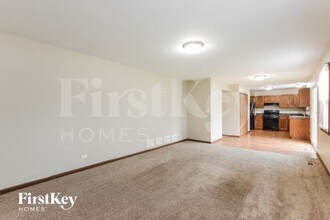 2017 Willow Ridge Dr in Round Lake Beach, IL - Building Photo - Building Photo
