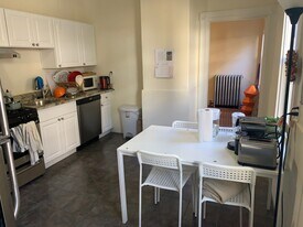 42 Calvin St, Unit 3R in Somerville, MA - Building Photo