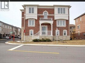 2 Abercove Cl in Brampton, ON - Building Photo