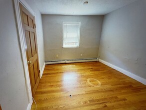 32 Speridakis Ter in Cambridge, MA - Building Photo - Building Photo