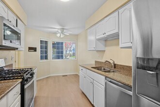 1252 S Parkside Dr in Palatine, IL - Building Photo - Building Photo