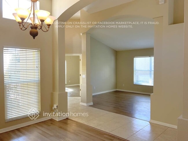2427 Cimmaron Ash Way in Apopka, FL - Foto de edificio - Building Photo
