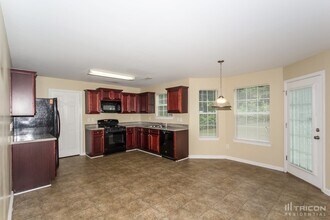 6600 Pamplona Pl in Atlanta, GA - Building Photo - Building Photo
