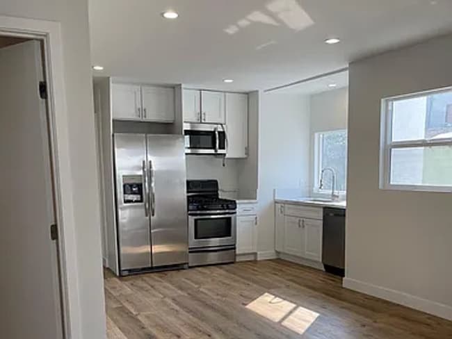 2428 Houston St in Los Angeles, CA - Building Photo - Building Photo