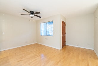 2228 E Campbell Ave, Unit 119 in Phoenix, AZ - Building Photo - Building Photo