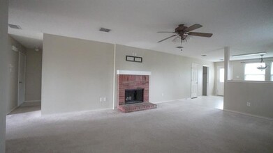 5929 Thoroughbred Trail in Denton, TX - Building Photo - Building Photo