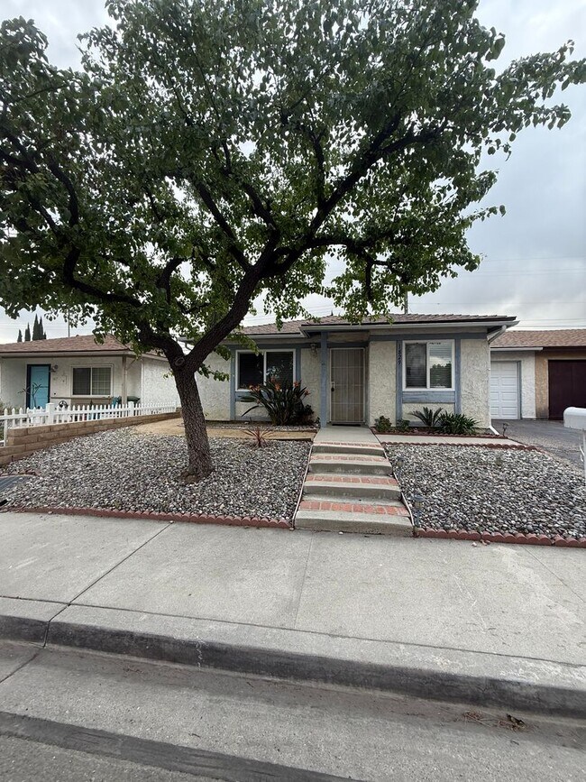 property at 1829 Sequoia Ave