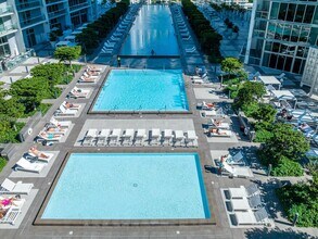 475 Brickell Ave, Unit 2709 in Miami, FL - Building Photo - Building Photo