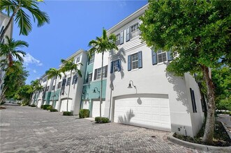 306 E Mallory Cir in Delray Beach, FL - Building Photo - Building Photo