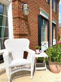 666 E Fox Hills Dr photo'