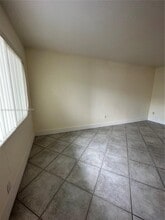 2115 NE 37th Dr in Fort Lauderdale, FL - Building Photo - Building Photo