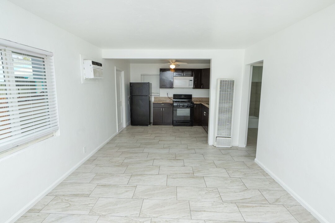 1174-76 E Washington Ave in El Cajon, CA - Building Photo