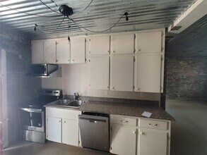 1407 Broadway Avenue J in Galveston, TX - Building Photo - Building Photo