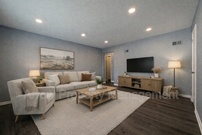 property at 800 S 38th St