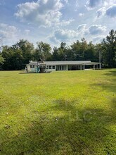 1033 Red Cloud Rd in Ten Mile, TN - Foto de edificio - Building Photo