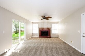 1006 Trifecta Dr in Florissant, MO - Building Photo - Building Photo