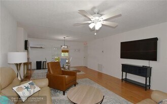 4901 NE 18th Terrace in Fort Lauderdale, FL - Building Photo - Building Photo