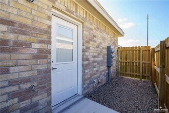 22 Hiawatha Dr in Pharr, TX - Building Photo - Building Photo