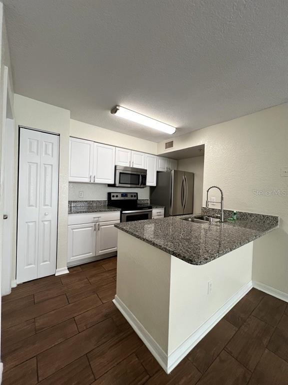 2214 Grand Cayman Ct