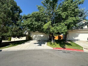 2183 Golden Eagle Ct in Reno, NV - Foto de edificio - Building Photo