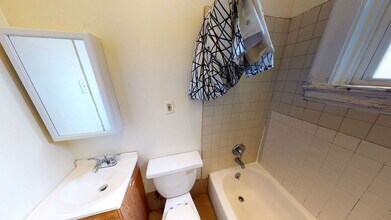 2431 Vine St in Cincinnati, OH - Building Photo - Building Photo