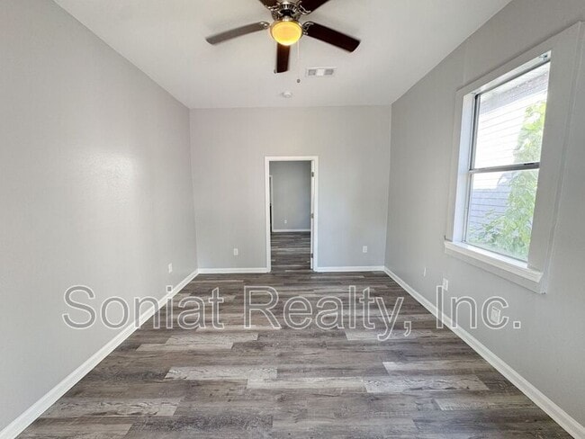 2114 Painters St in New Orleans, LA - Building Photo - Building Photo