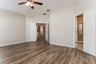 506 York Dale Dr in Ruskin, FL - Building Photo - Building Photo
