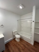21 Roberts St in Sanford, ME - Building Photo - Building Photo